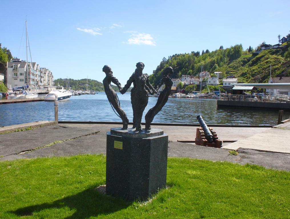 Tvedestrand Fjordhotell - Unike Hoteller Buitenkant foto